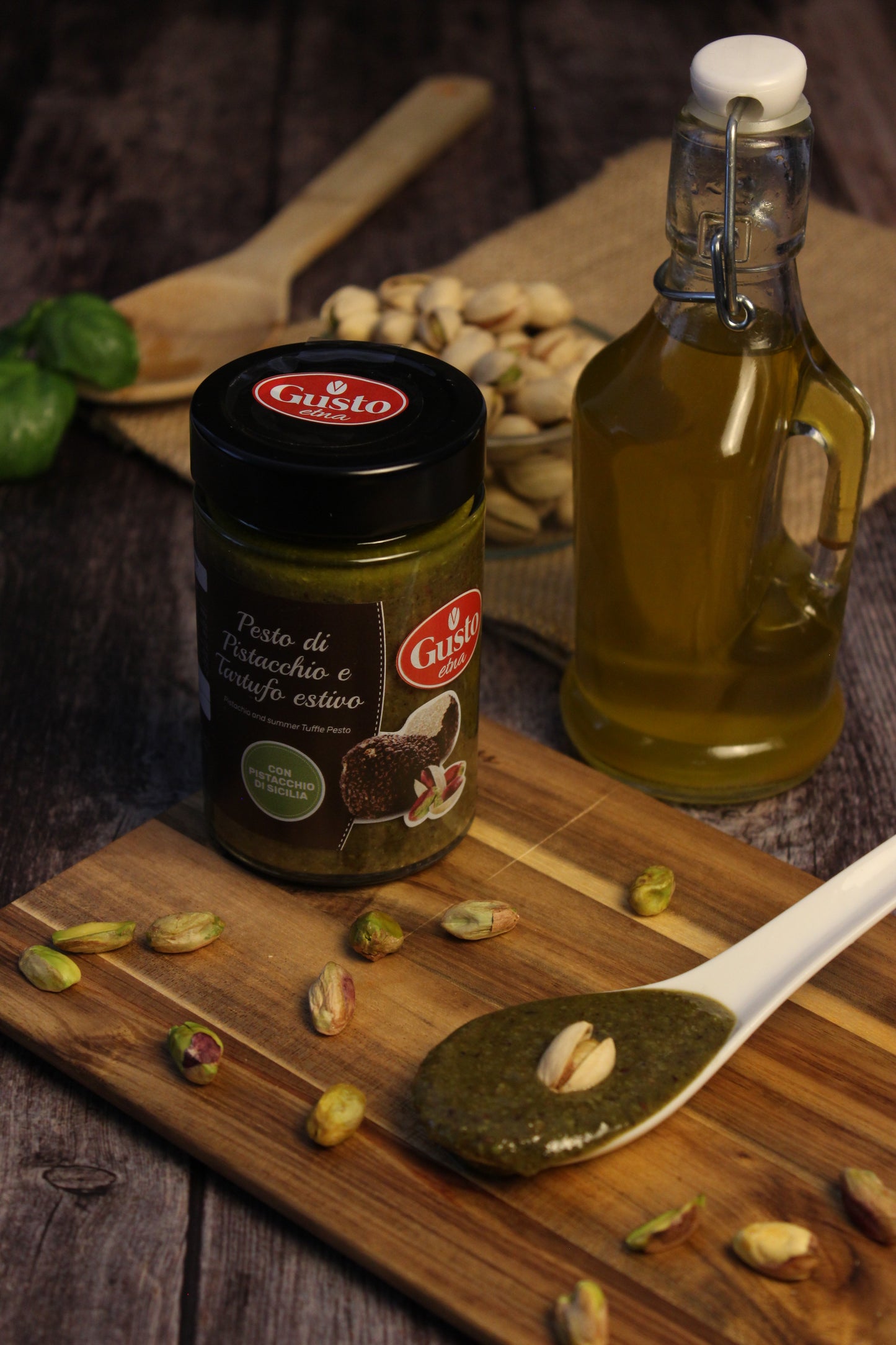 Pistazienpesto mit Sommertrüffel - Gusto Etna - Pesto di Pistacchio e Tartufo estivo